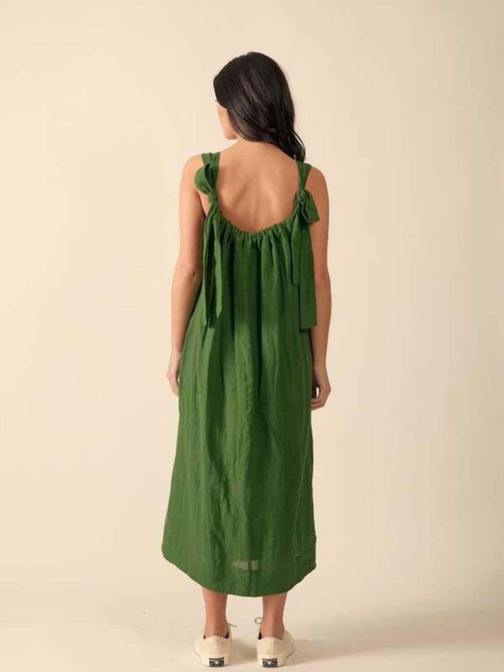 Amente Los Angeles Relaxed Square-Neck Linen Dress in Green